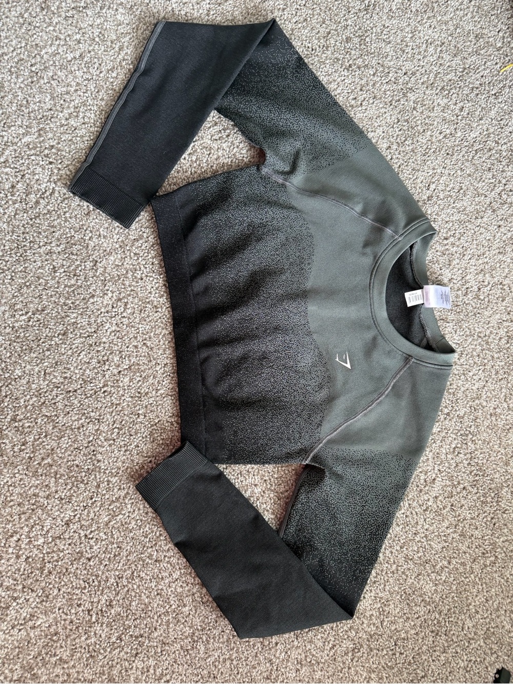 Gymshark Black and Dark Gray Ombre Seamless Crop Sweatshirt